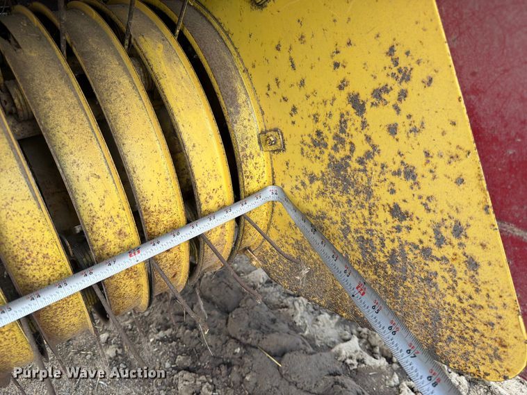 image for item DQ7911 New Holland 273 small square baler