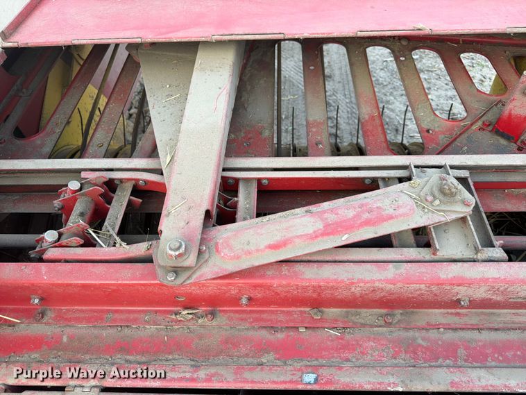 image for item DQ7911 New Holland 273 small square baler