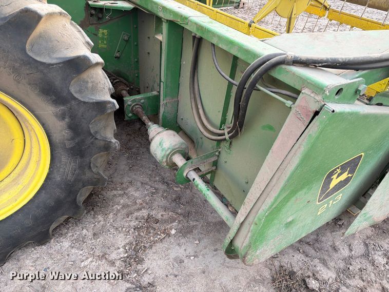 image for item DQ7915 John Deere 4400 combine