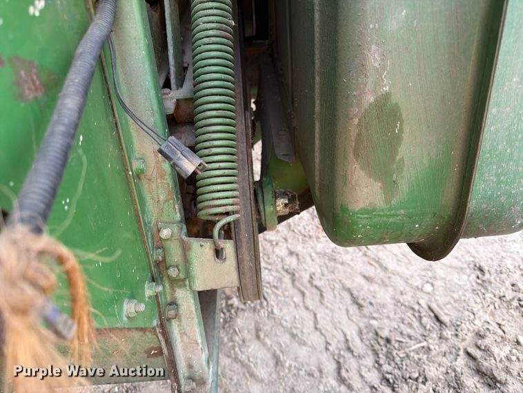 image for item DQ7915 John Deere 4400 combine
