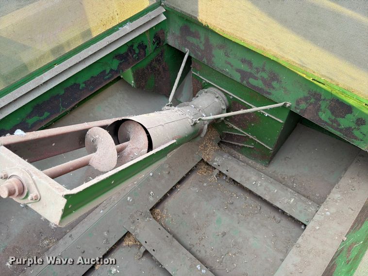 image for item DQ7915 John Deere 4400 combine