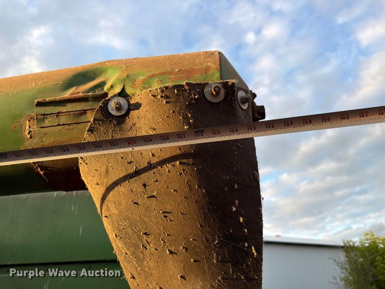 image for item DQ7915 John Deere 4400 combine