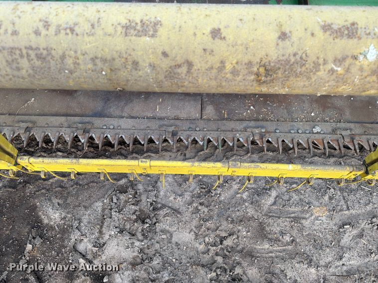 image for item DQ7915 John Deere 4400 combine