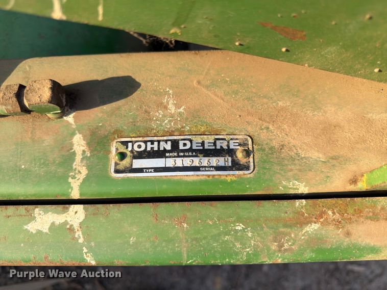 image for item DQ7915 John Deere 4400 combine