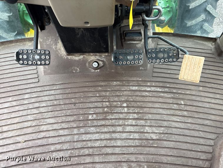 image for item EG9216 2005 John Deere 6415 MFWD tractor