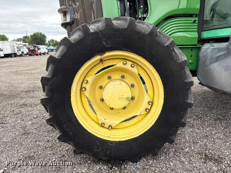 image for item EG9216 2005 John Deere 6415 MFWD tractor