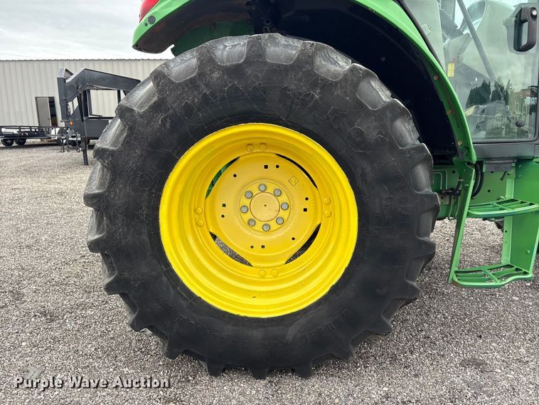 image for item EG9216 2005 John Deere 6415 MFWD tractor