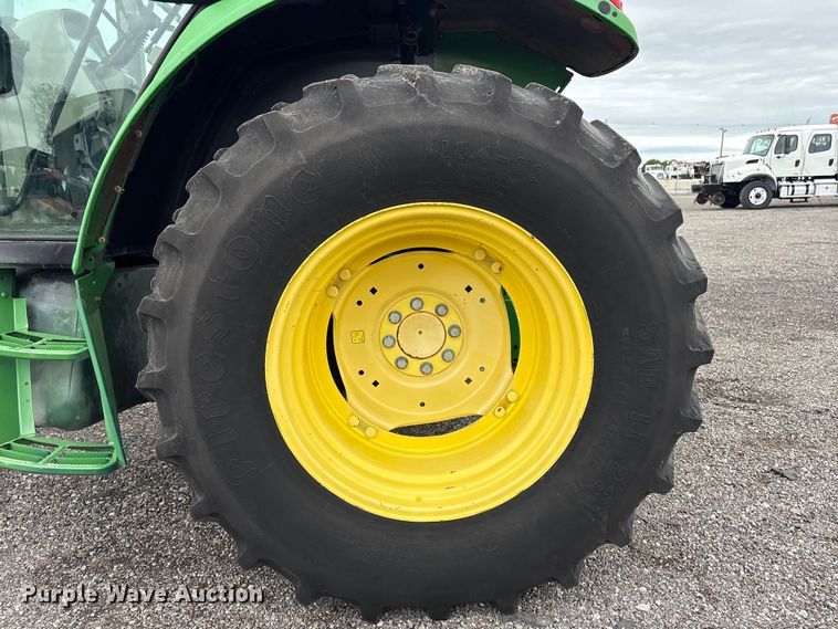 image for item EG9216 2005 John Deere 6415 MFWD tractor