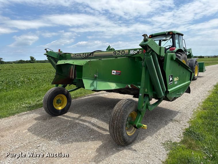 image for item EN0327 John Deere 920 Moco disc mower