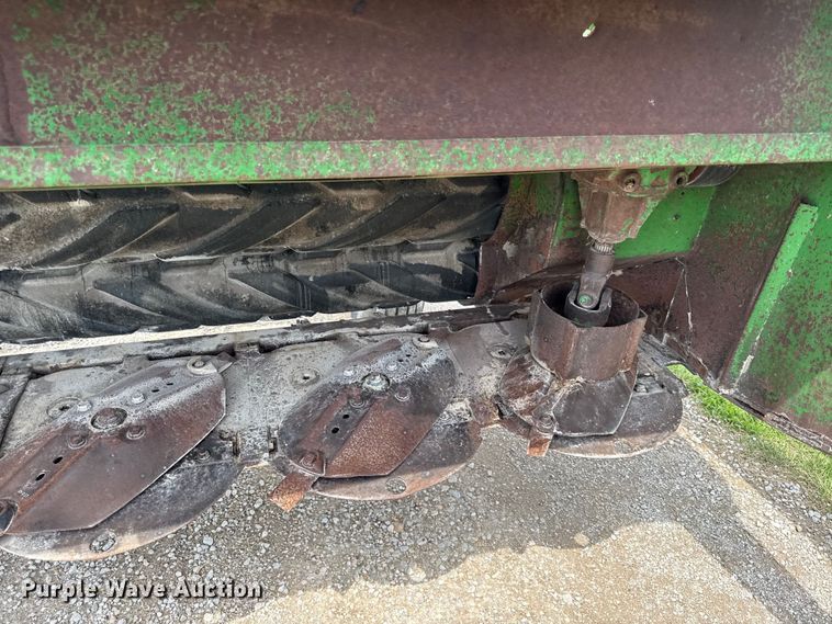 image for item EN0327 John Deere 920 Moco disc mower