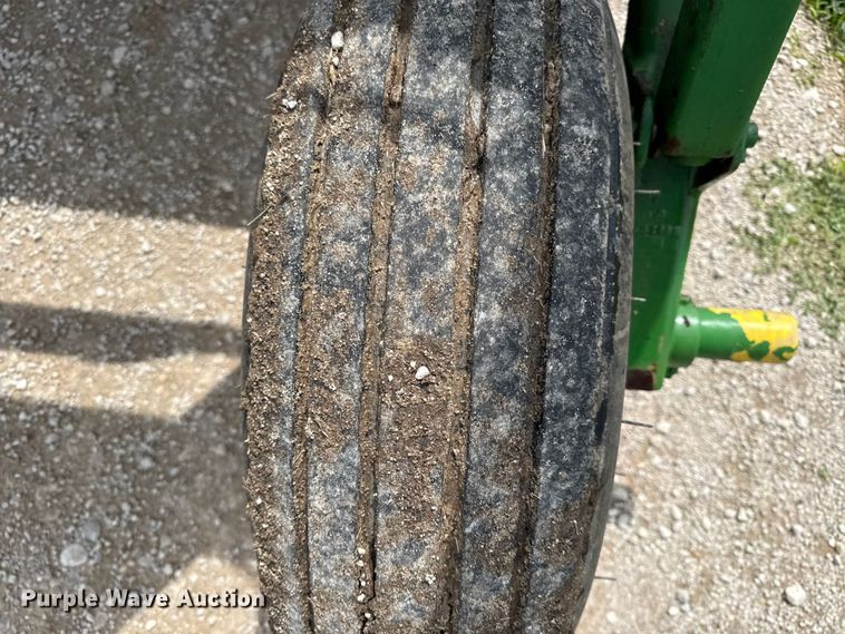 image for item EN0327 John Deere 920 Moco disc mower