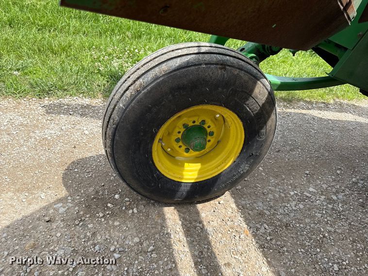 image for item EN0327 John Deere 920 Moco disc mower