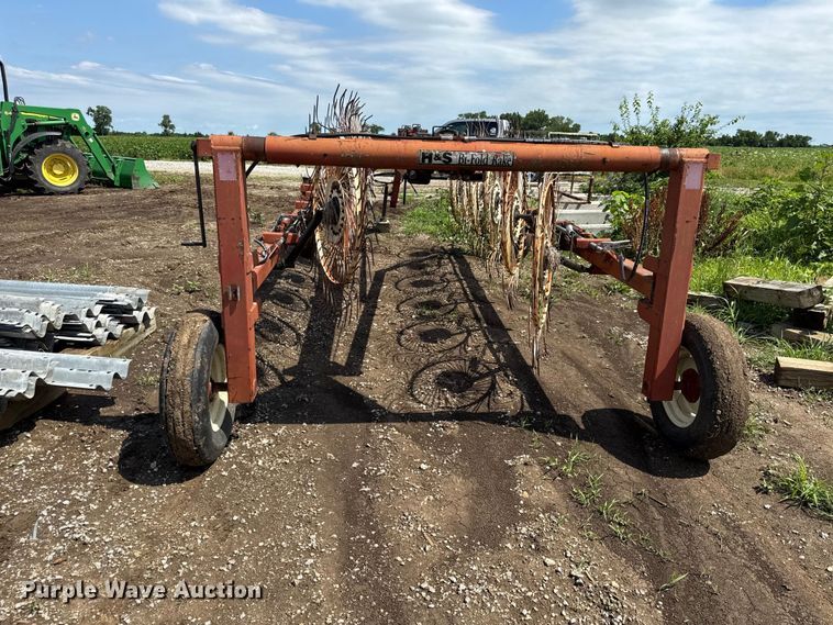image for item EN0328 H&S bi fold rake hay rake