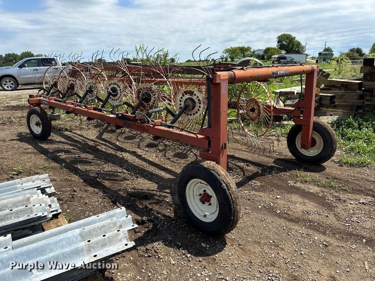image for item EN0328 H&S bi fold rake hay rake