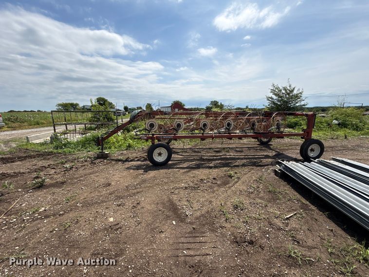 image for item EN0328 H&S bi fold rake hay rake