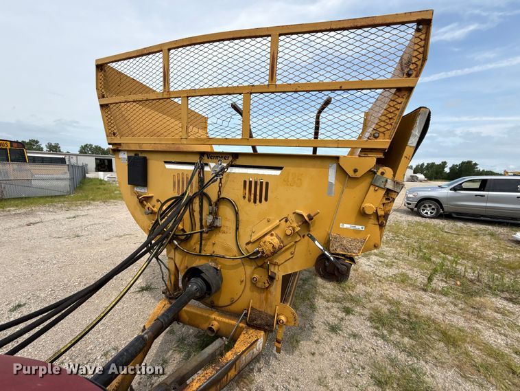 image for item EN0350 2000 Vermeer BP7000 bale processor