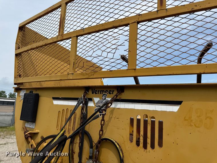 image for item EN0350 2000 Vermeer BP7000 bale processor