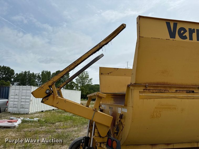 image for item EN0350 2000 Vermeer BP7000 bale processor