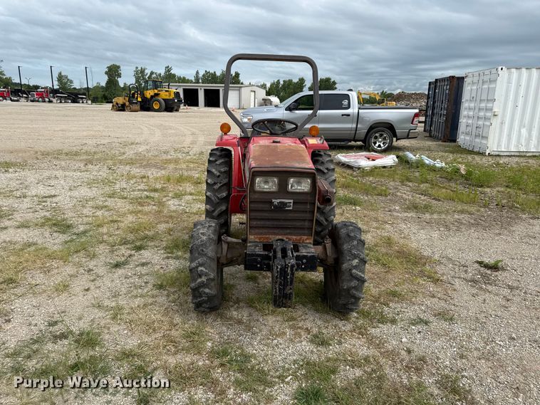 image for item EN0352 1986 Massey Ferguson 1020 MFWD tractor
