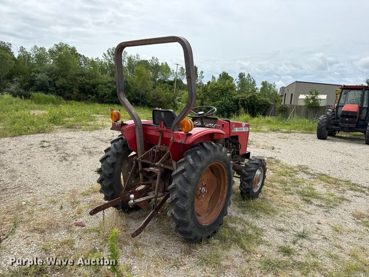 image for item EN0352 1986 Massey Ferguson 1020 MFWD tractor