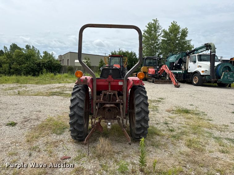 image for item EN0352 1986 Massey Ferguson 1020 MFWD tractor