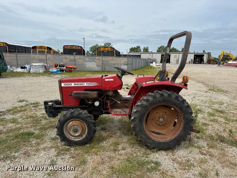 image for item EN0352 1986 Massey Ferguson 1020 MFWD tractor