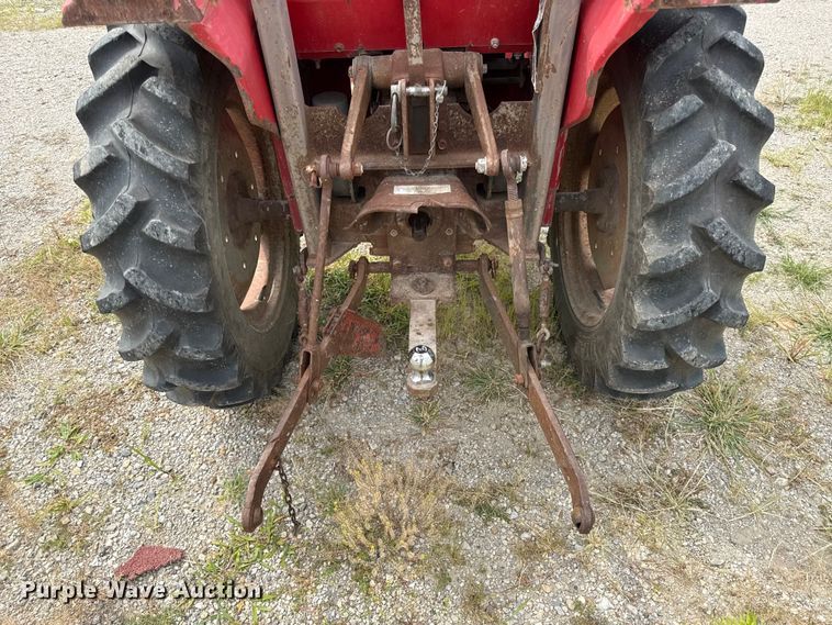 image for item EN0352 1986 Massey Ferguson 1020 MFWD tractor