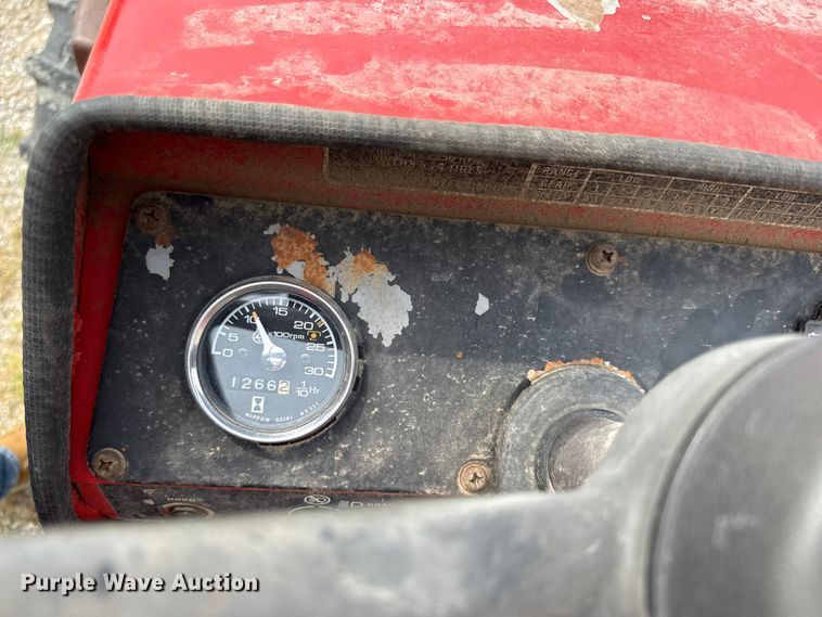 image for item EN0352 1986 Massey Ferguson 1020 MFWD tractor