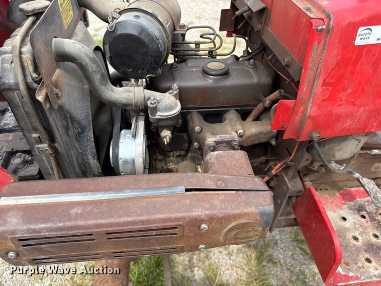 image for item EN0352 1986 Massey Ferguson 1020 MFWD tractor