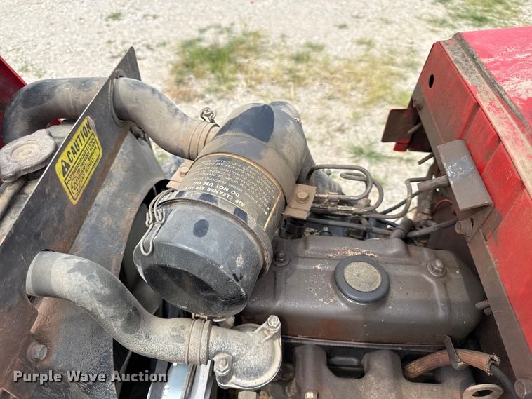image for item EN0352 1986 Massey Ferguson 1020 MFWD tractor