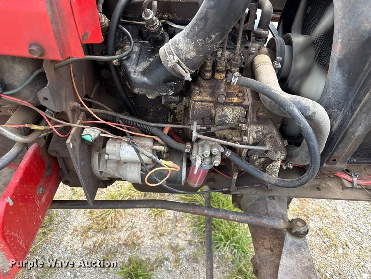 image for item EN0352 1986 Massey Ferguson 1020 MFWD tractor