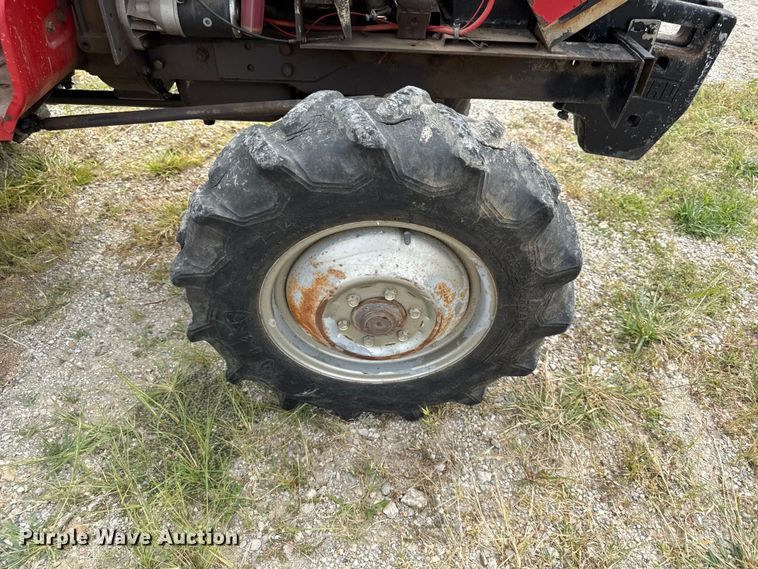 image for item EN0352 1986 Massey Ferguson 1020 MFWD tractor