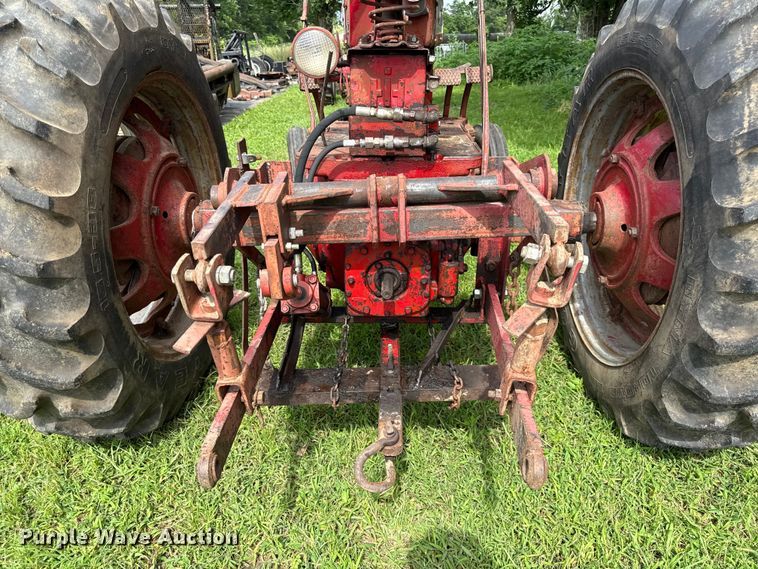 image for item EN0359 1957 Farmall 450 tractor