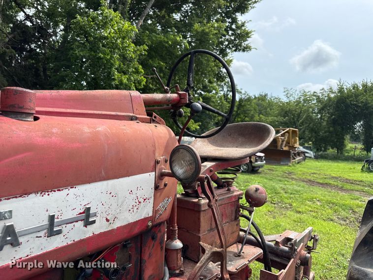 image for item EN0359 1957 Farmall 450 tractor