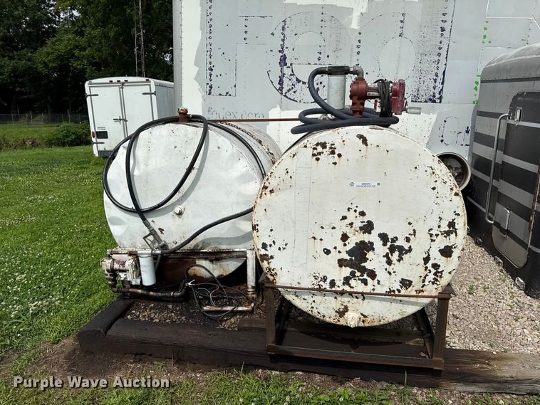 image for item EN0370 (2) fuel tanks