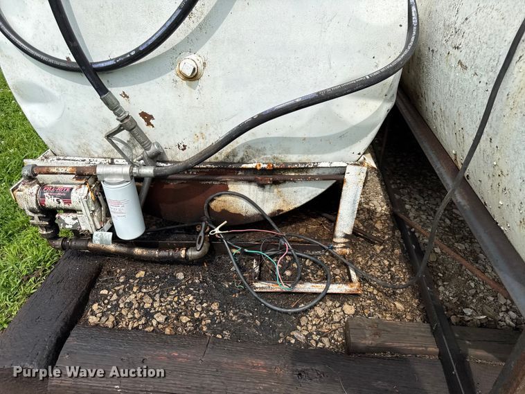 image for item EN0370 (2) fuel tanks