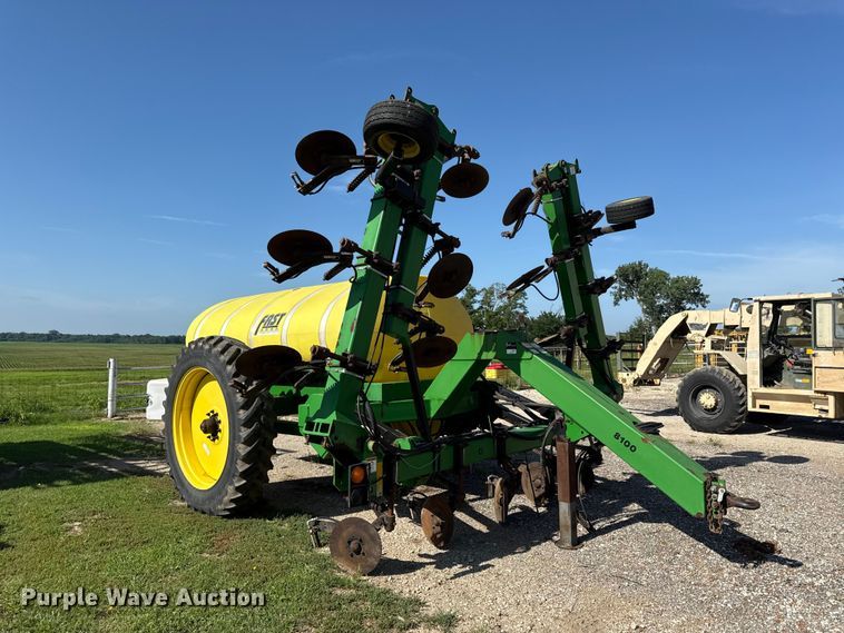 image for item EN0379 Fast 8100 liquid fertilizer applicator