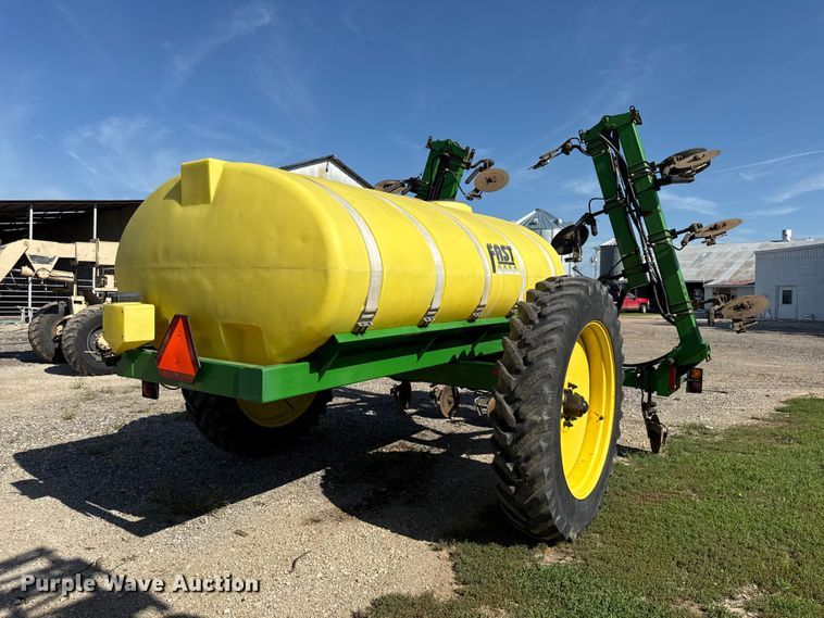 image for item EN0379 Fast 8100 liquid fertilizer applicator