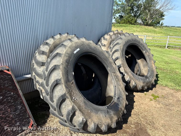 image for item EN0381 (4) Firestone 420/85R34 tires