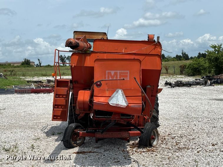 image for item EO4354 Massey Ferguson 540 combine