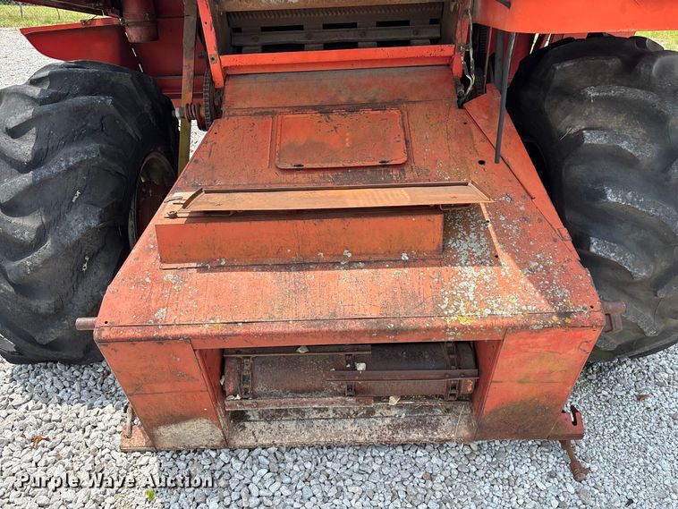 image for item EO4354 Massey Ferguson 540 combine