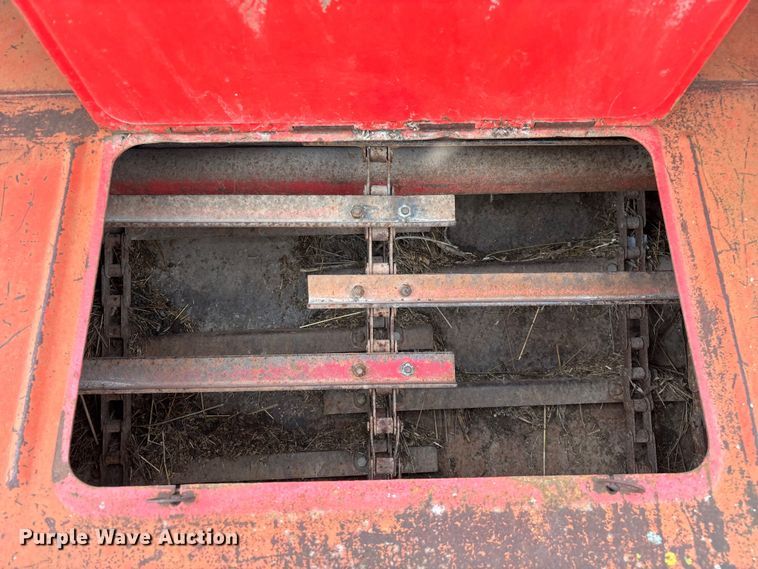 image for item EO4354 Massey Ferguson 540 combine