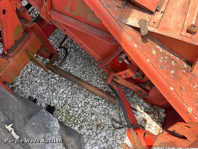 image for item EO4354 Massey Ferguson 540 combine