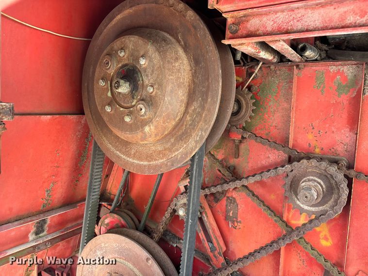 image for item EO4354 Massey Ferguson 540 combine