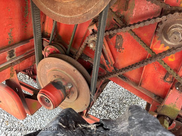 image for item EO4354 Massey Ferguson 540 combine