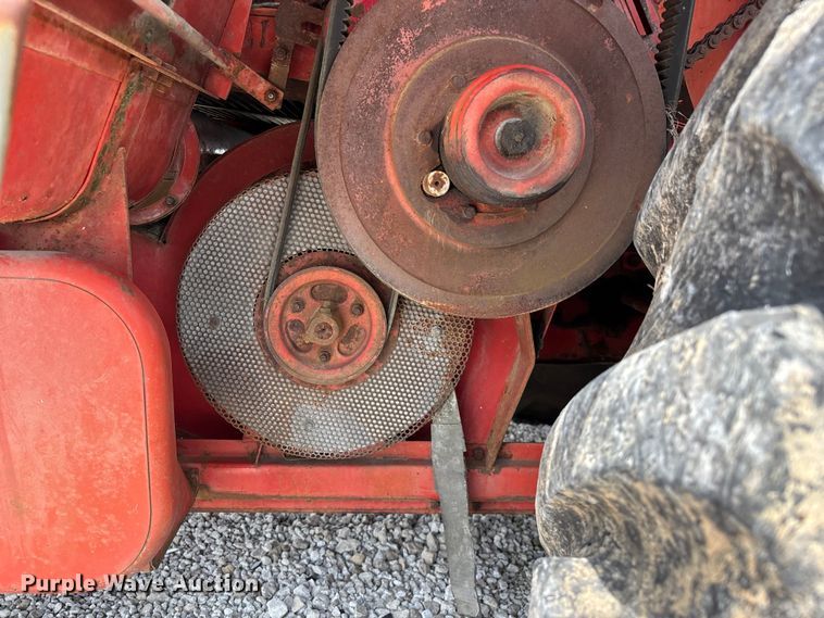 image for item EO4354 Massey Ferguson 540 combine