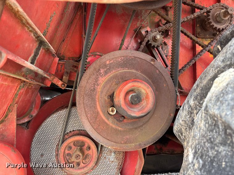 image for item EO4354 Massey Ferguson 540 combine