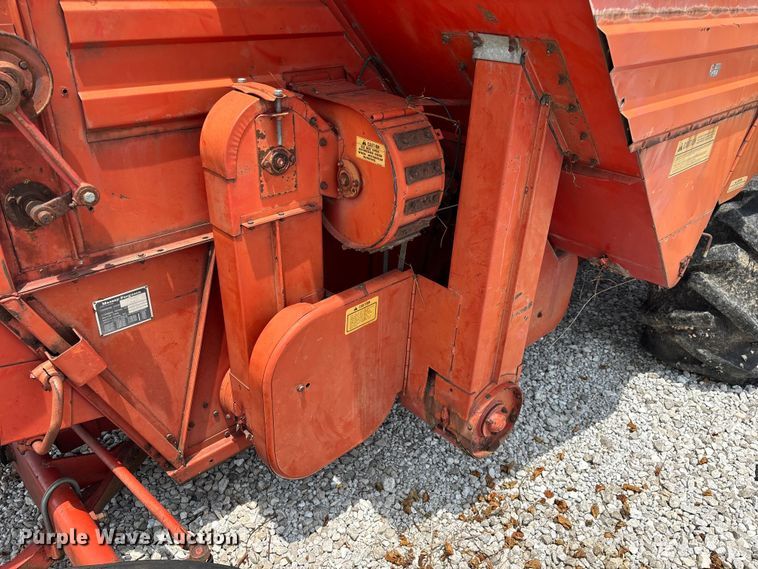 image for item EO4354 Massey Ferguson 540 combine