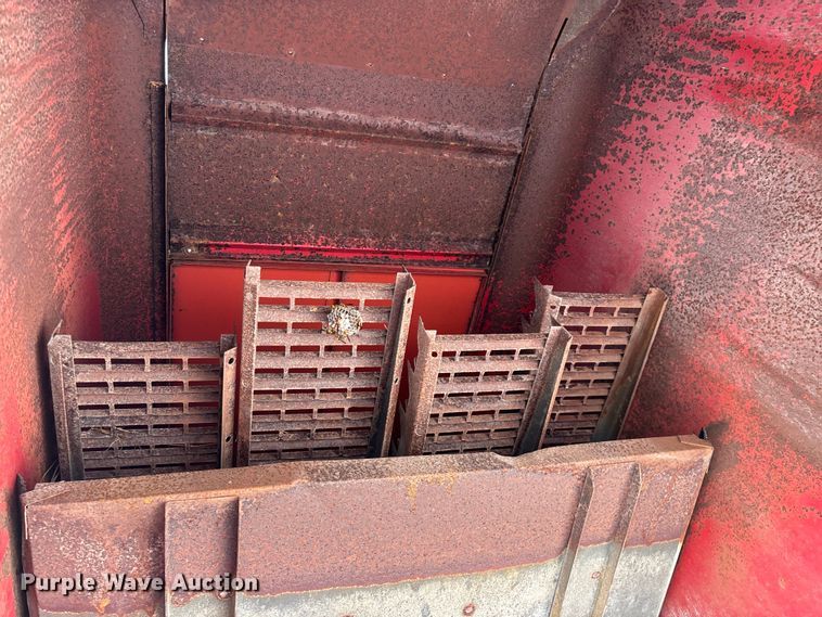 image for item EO4354 Massey Ferguson 540 combine