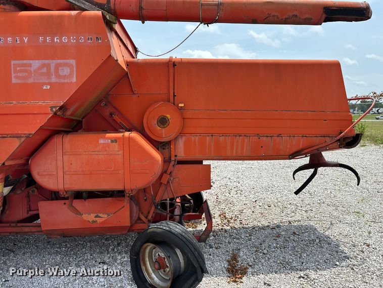 image for item EO4354 Massey Ferguson 540 combine